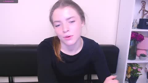 Snapshot of missoliviaa_ chatting on February 14, 2025, 8:10 am Olivia online show from February 14, 2025, 8:10 am