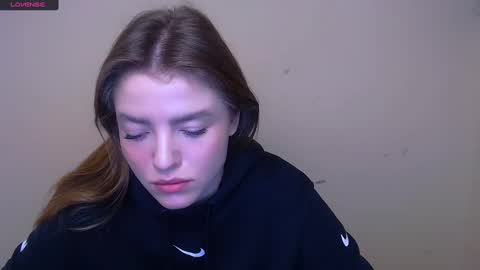 Snapshot of missoliviaa_ chatting on February 27, 2025, 8:28 am Olivia online show from February 27, 2025, 8:28 am