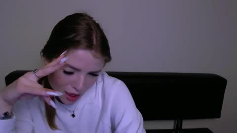 Snapshot of missoliviaa_ chatting on March 5, 2025, 12:44 pm Olivia online show from March 5, 2025, 12:44 pm