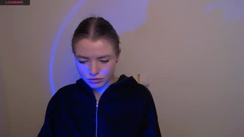 Snapshot of missoliviaa_ chatting on October 30, 2025, 9:00 am Olivia online show from October 30, 2025, 9:00 am