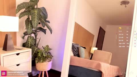 Emma Prada online show from October 8, 2025, 11:52 am