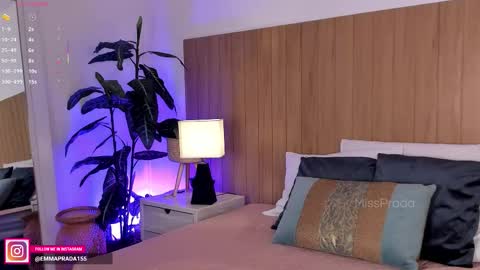 Emma Prada online show from December 2, 2025, 11:48 am