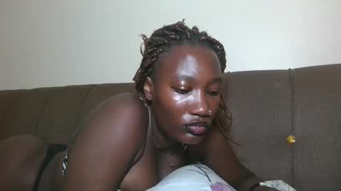 pretty gal online show from November 10, 2025, 5:28 am