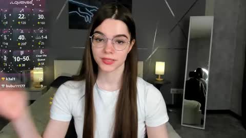 Snapshot of misss_evelyne chatting on December 22, 2025, 1:35 am misss_evelyne online show from December 22, 2025, 1:35 am