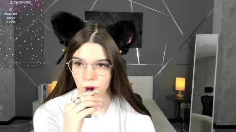 Snapshot of misss_evelyne chatting on January 6, 2026, 1:20 am misss_evelyne online show from January 6, 2026, 1:20 am