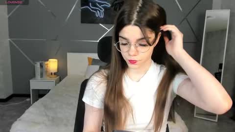 Snapshot of misss_evelyne chatting on January 13, 2026, 8:08 am misss_evelyne online show from January 13, 2026, 8:08 am