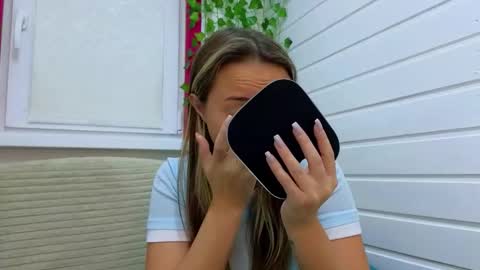 . online show from October 25, 2025, 6:43 am