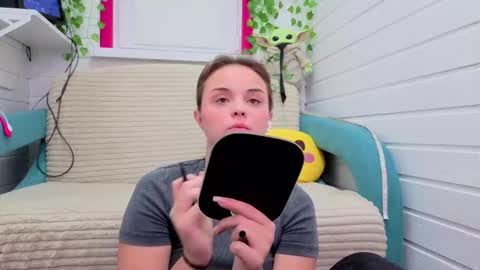 . online show from November 9, 2025, 6:01 am