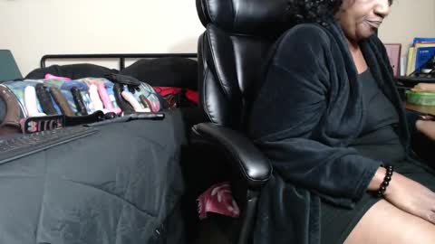 MissTajaa online show from December 5, 2025, 4:43 am