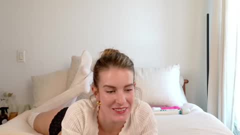 MissThea online show from January 3, 2025, 7:50 pm