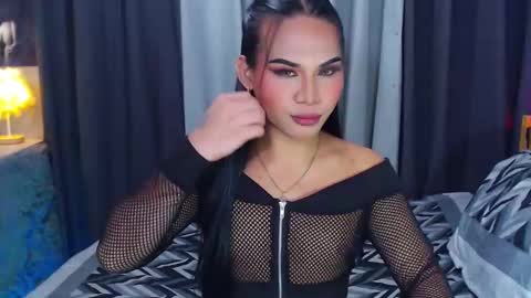 misstrishontop online show from December 5, 2024, 12:44 pm