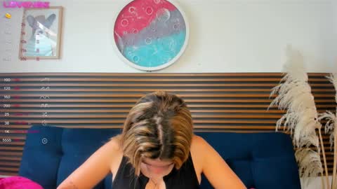 missvalery1 online show from December 16, 2024, 8:48 pm