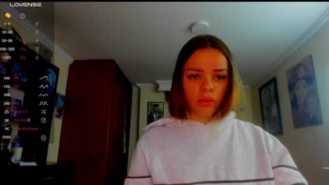 Snapshot of missvalery1 chatting on June 10, 2026, 10:52 pm missvalery1 online show from June 10, 2026, 10:52 pm