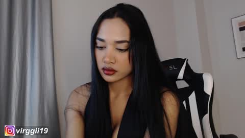 missvirggii online show from October 23, 2025, 9:46 pm