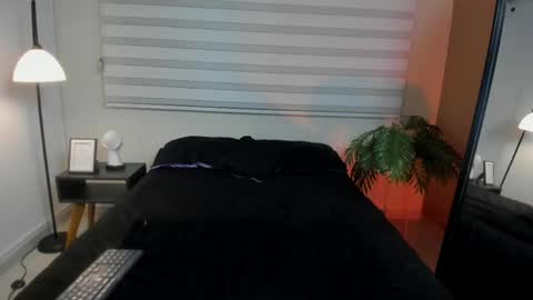 Snapshot of missy_davis chatting on April 21, 2026, 1:42 am Miss online show from April 21, 2026, 1:42 am