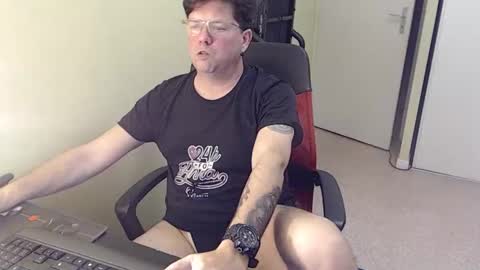 mistercoeur online show from February 10, 2026, 4:33 pm