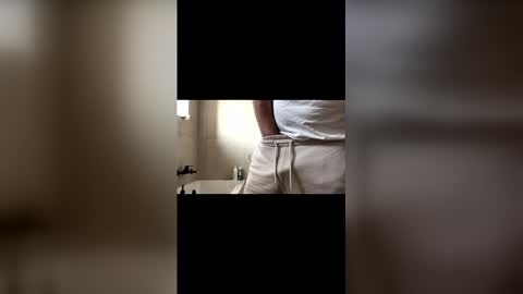 Snapshot of misterxy567 chatting on March 1, 2026, 1:46 pm misterxy567 online show from March 1, 2026, 1:46 pm