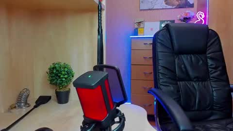 Mistress Kristi online show from February 6, 2025, 7:51 pm