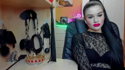 Snapshot of mistress_kristi chatting on April 19, 2026, 7:16 pm Mistress Kristi online show from April 19, 2026, 7:16 pm