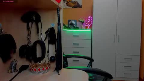 Snapshot of mistress_kristi chatting on April 29, 2026, 6:47 pm Mistress Kristi online show from April 29, 2026, 6:47 pm