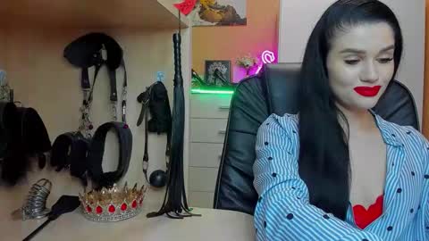 Snapshot of mistress_kristi chatting on May 18, 2026, 6:03 pm Mistress Kristi online show from May 18, 2026, 6:03 pm