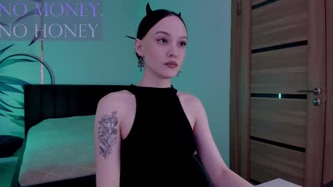 Mistress Mia online show from October 27, 2025, 3:27 pm