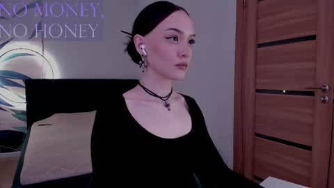 Mistress Mia online show from December 19, 2025, 12:34 pm