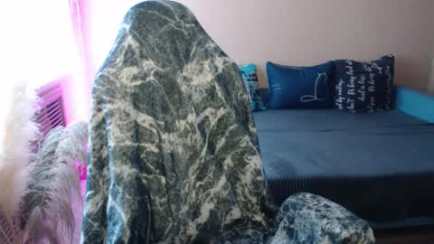 Miss Bailey online show from December 4, 2025, 10:35 am