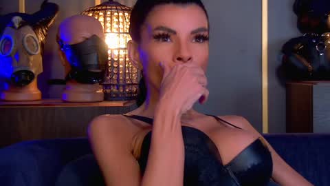 Elenia online show from May 6, 2026, 11:59 am