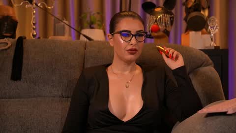 Mistress Kelly online show from November 15, 2025, 1:25 am