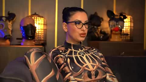 Snapshot of mistresskellykent chatting on May 14, 2026, 8:26 pm Mistress Kelly online show from May 14, 2026, 8:26 pm