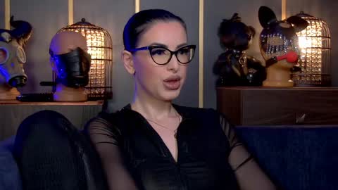 Snapshot of mistresskellykent chatting on May 23, 2026, 11:20 pm Mistress Kelly online show from May 23, 2026, 11:20 pm