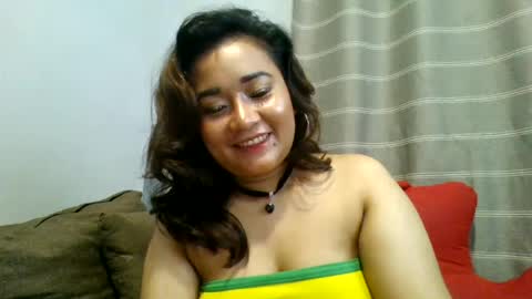 Snapshot of mistressluxie69x chatting on July 17, 2026, 6:35 pm MISTRESSAURA69x online show from July 17, 2026, 6:35 pm