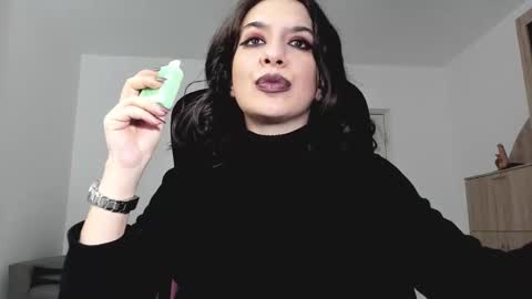 Snapshot of mistressmichelle5 chatting on December 6, 2024, 10:49 am YourGoddessM online show from December 6, 2024, 10:49 am