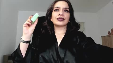Snapshot of mistressmichelle5 chatting on December 6, 2024, 10:30 pm YourGoddessM online show from December 6, 2024, 10:30 pm