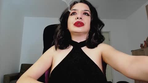 Snapshot of mistressmichelle5 chatting on December 20, 2024, 2:41 am YourGoddessM online show from December 20, 2024, 2:41 am