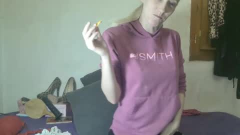 mistressmilly32 online show from November 9, 2025, 2:26 pm