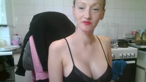 mistressmilly32 online show from June 27, 2026, 10:31 am