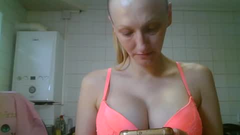 mistressmilly32 online show from July 5, 2026, 10:33 am
