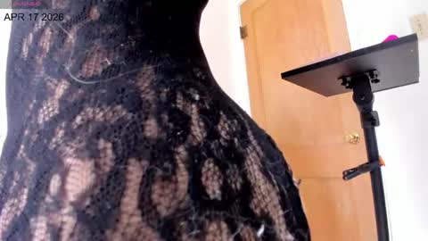 Natti   online show from April 17, 2026, 3:48 pm