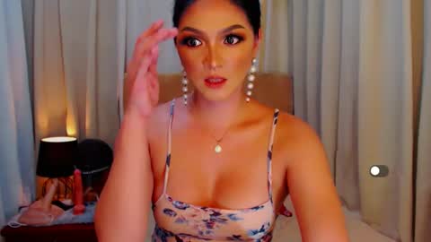 Snapshot of mistressseductionleah chatting on December 8, 2024, 11:03 am Leah online show from December 8, 2024, 11:03 am