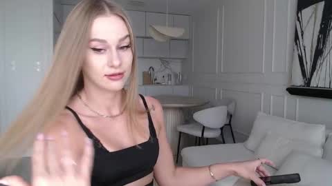 mistressuniverse online show from September 28, 2025, 2:33 pm