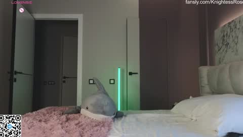 misty_roseee online show from January 25, 2025, 4:13 am