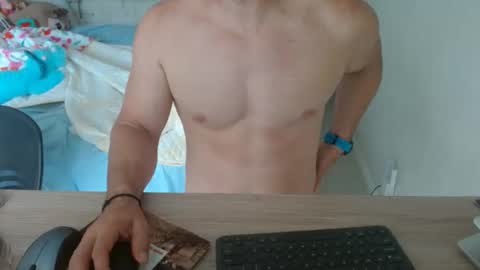 Snapshot of mitcheli chatting on October 17, 2025, 2:19 pm Onlyfans online show from October 17, 2025, 2:19 pm