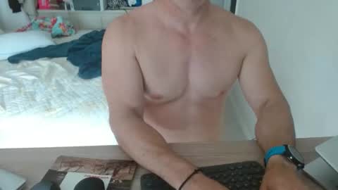 Snapshot of mitcheli chatting on January 14, 2026, 3:17 pm Onlyfans online show from January 14, 2026, 3:17 pm