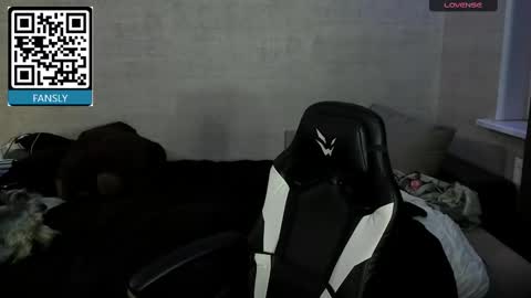 MeowMiku online show from October 16, 2025, 5:47 pm