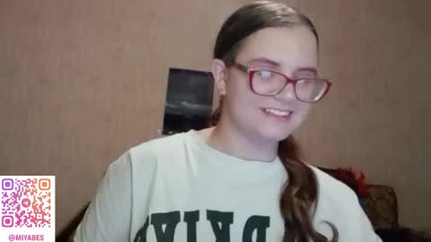 Snapshot of miyabe chatting on October 27, 2025, 11:58 am Milana online show from October 27, 2025, 11:58 am