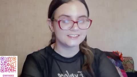 Snapshot of miyabe chatting on October 28, 2025, 11:14 am Milana online show from October 28, 2025, 11:14 am