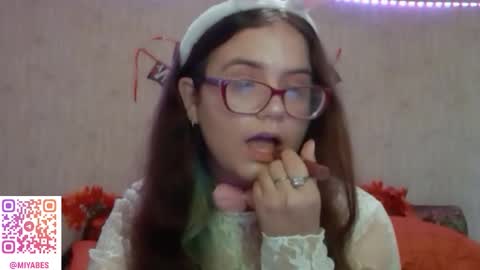 Snapshot of miyabe chatting on November 1, 2025, 7:32 am Milana online show from November 1, 2025, 7:32 am