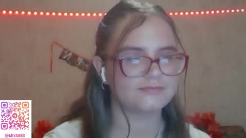 Snapshot of miyabe chatting on November 9, 2025, 7:06 am Milana online show from November 9, 2025, 7:06 am